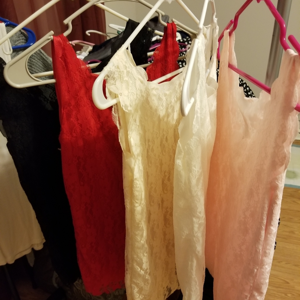 5 Lace Tanks Top Lot